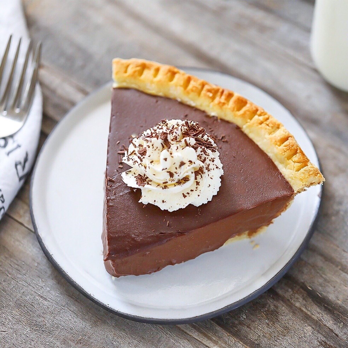 cutoutandkeep's tweet photo. Tuck into this tempting paleo Chocolate Pie from #CookingSuperstar Catherine of @LilaRuthGF - https://t.co/XgbGtT1i5b
#recipe #recipes #cooking #cook #food #foodporn #yum #delicious #yummy #baking #bake #pie #pies #chocolatepie #paleo #dessert #grainfree #gf #glutenfree https://t.co/qPY9Nf7ZIb