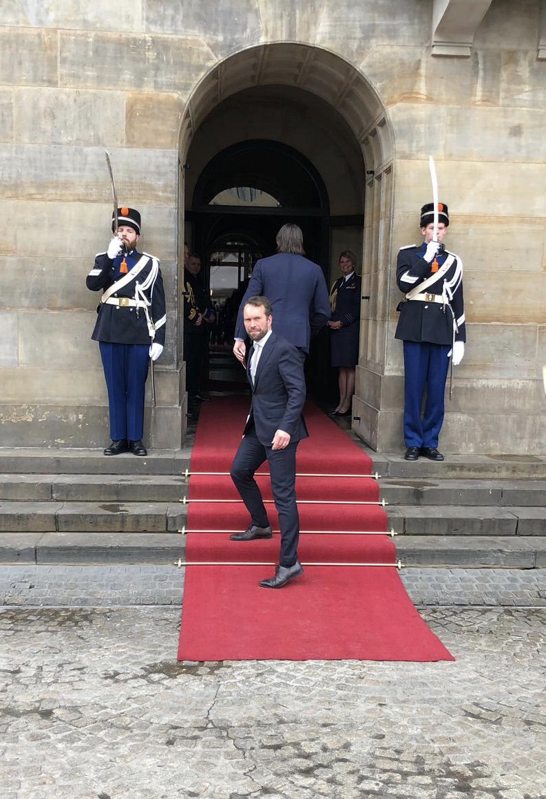 FreddyvdWerff's tweet image. Aanwezig bij de nieuwjaarsontvangst van Koning Willem-Alexander en Koningin Máxima. Vandaag op 15 januari 2019 mag ik Europrovyl vertegenwoordigen in het Koninklijk Paleis Amsterdam samen enkele andere vertegenwoordigers van de Nederlandse maakindustrie. #circulariteit