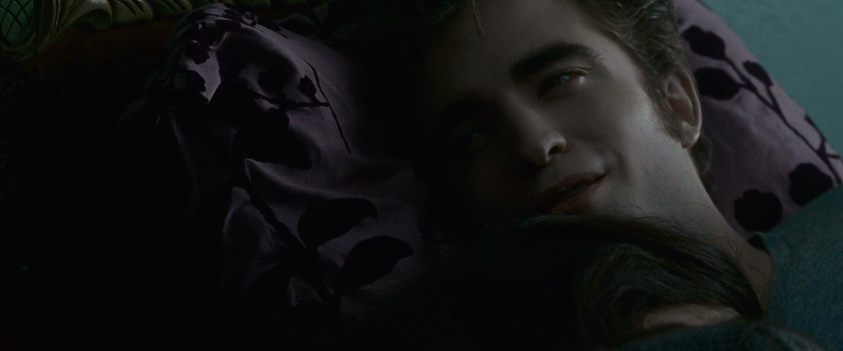 Minuschi's tweet image. Just so ... “Dream happy dreams. You are the only one who has ever touched my heart. It will always be yours. Sleep,my only love.” 

#twilighteclipse