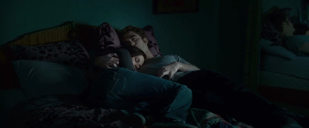 Minuschi's tweet image. Just so ... “Dream happy dreams. You are the only one who has ever touched my heart. It will always be yours. Sleep,my only love.” 

#twilighteclipse