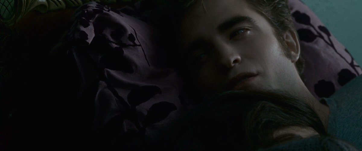 Minuschi's tweet image. Just so ... “Dream happy dreams. You are the only one who has ever touched my heart. It will always be yours. Sleep,my only love.” 

#twilighteclipse