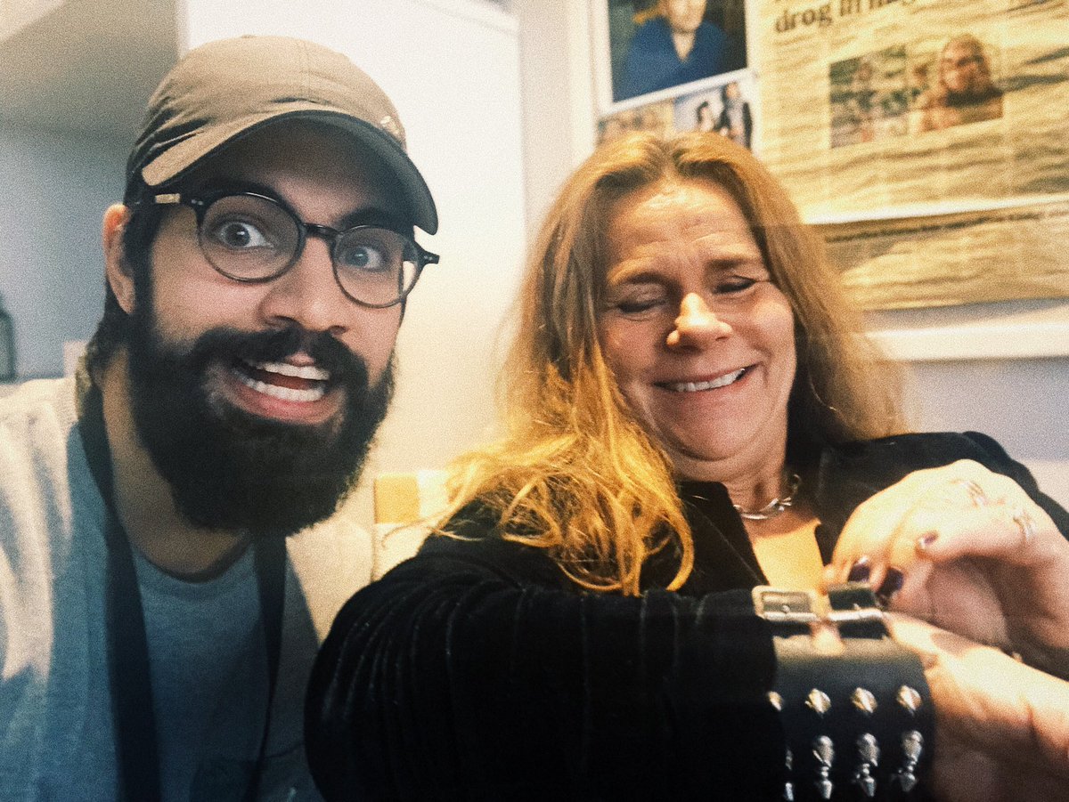 katarinahahr's tweet photo. Min roliga och kreativa kollega Emil Ramos går vidare in i filmbranschen. Tillsammans har vi sett till att det blivit drag på jobbet och många bra bilder och filmer har skapats.
#katarinahahrmöter #emilramos #sverigesradio #aerosmith https://t.co/2lRuBoaycE