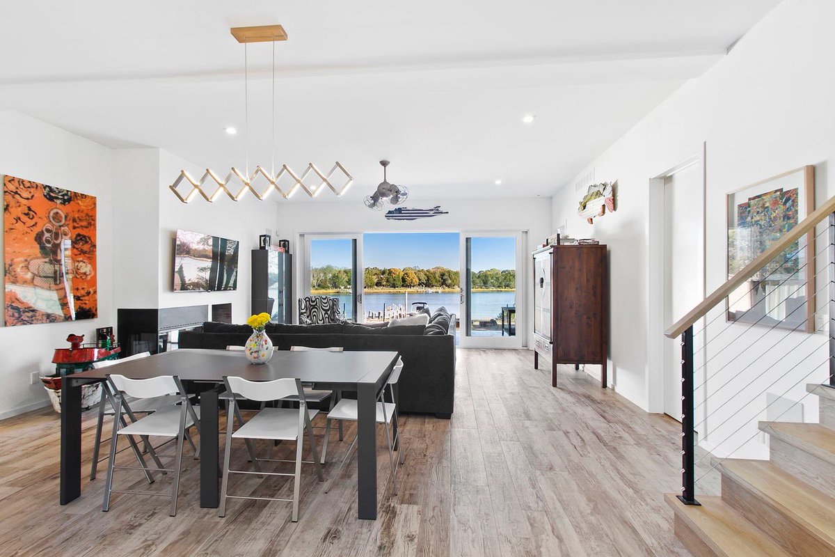 markjbaronre's tweet photo. BRAND NEW MODERN WATERFRONT 

Just complete and ready for your perfect #Hamptons summer. Bring your boat to this custom 5 bed 4 bath modern gem.

Moments to downtown #SagHarbor Village, shopping, restaurants and opportunity to see it all from water! 

#43HarborDrive https://t.co/UYcYOczzzm