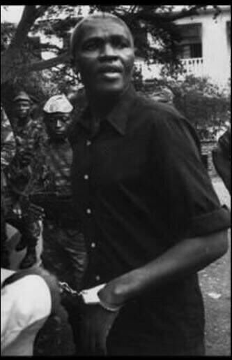 ✅Hommage à Ernest Ouandié

✅Héros national

✅Combattant pour l'indépendance du Cameroun

✅Mort exécuté le 15 janvier 1971

Ignorez notre passé nous impose de le revivre.
                    15/01/1971-15/01/2019