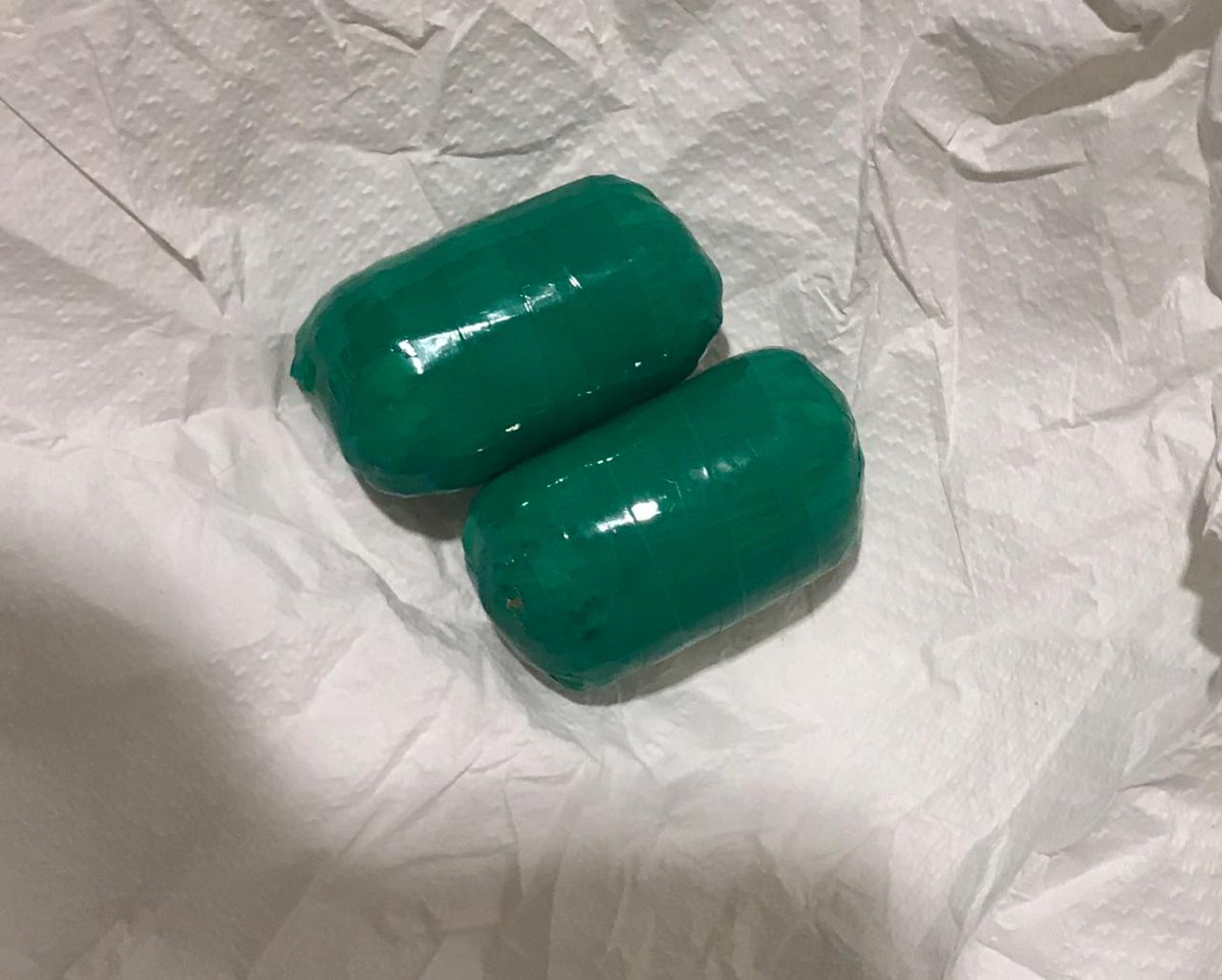 On 14.01.19 and 15.01.2019, customs officials at kia seized around 700g gold from 4 pax. 1. 3 pax from colombo carried gold in paste form in rectum. Total of 496g. 2. Pax from kuwait concealed on body 200g of cut gold piece.