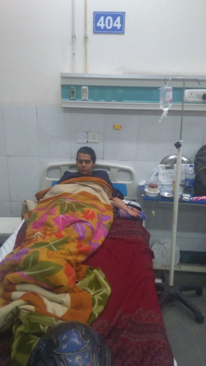 atul_xingh's tweet image. हुज़ूर आप कोई फैसला करें तो सही ..
हैं सभी मौजूद, दरबार भी सजा है ।

#compensatoryAttempts हमारा हक़ है सर 🙏
न्याय कीजिए सर 🙏
@narendramodi @PMOIndia @DrJitendraSingh @AmitShah @DoPTGoI @rajnathsingh @PiyushGoyal 

#csatvictims 
#hungerStrikeUPSC