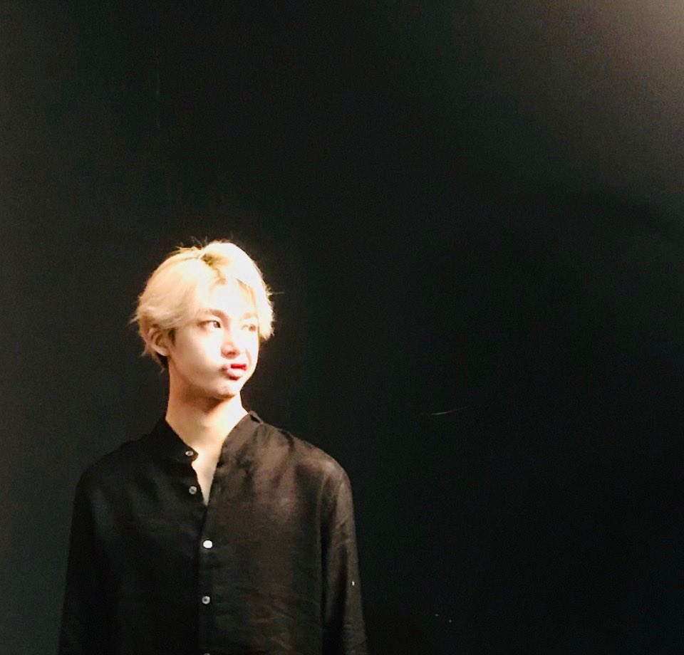 MonstaX_SGP's tweet photo. @OfficialMonstaX [MX Trans]

[#IM] You were born well Hyung
Thank you for multiple reasons and really thank you for being in the same team
I have a lot to say but mm..Yea
I love you
#IM #HYUNGWONDAY https://t.co/6YHhqTVE8I