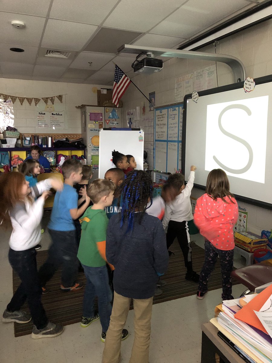 MrsLoyd3's tweet photo. Dancing through the alphabet in Mrs Loyds class!  #cougarstrong https://t.co/5VdAXJezoP