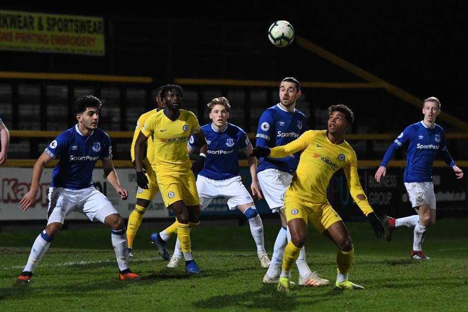 Back with a bang! 💥
Fraser Hornby marked his first start in three months with a goal for #PL2 Div 1 leaders @EvertonAcademy
➡️ http://preml.ge/qdwTyA