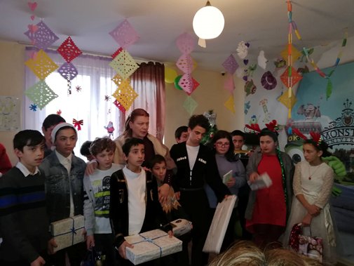LChernovetskyi's tweet photo. Dreams of our children came true!
At the New Year's Eve beneficiaries of our small family type house in Kobuleti wrote letters to the Santa Claus.
And the miracle happened!
The Santa Claus gave children gifts which they dreamed about!
#charity #ChernovetskyiFund #like #Georgia https://t.co/0QX66uv3tg