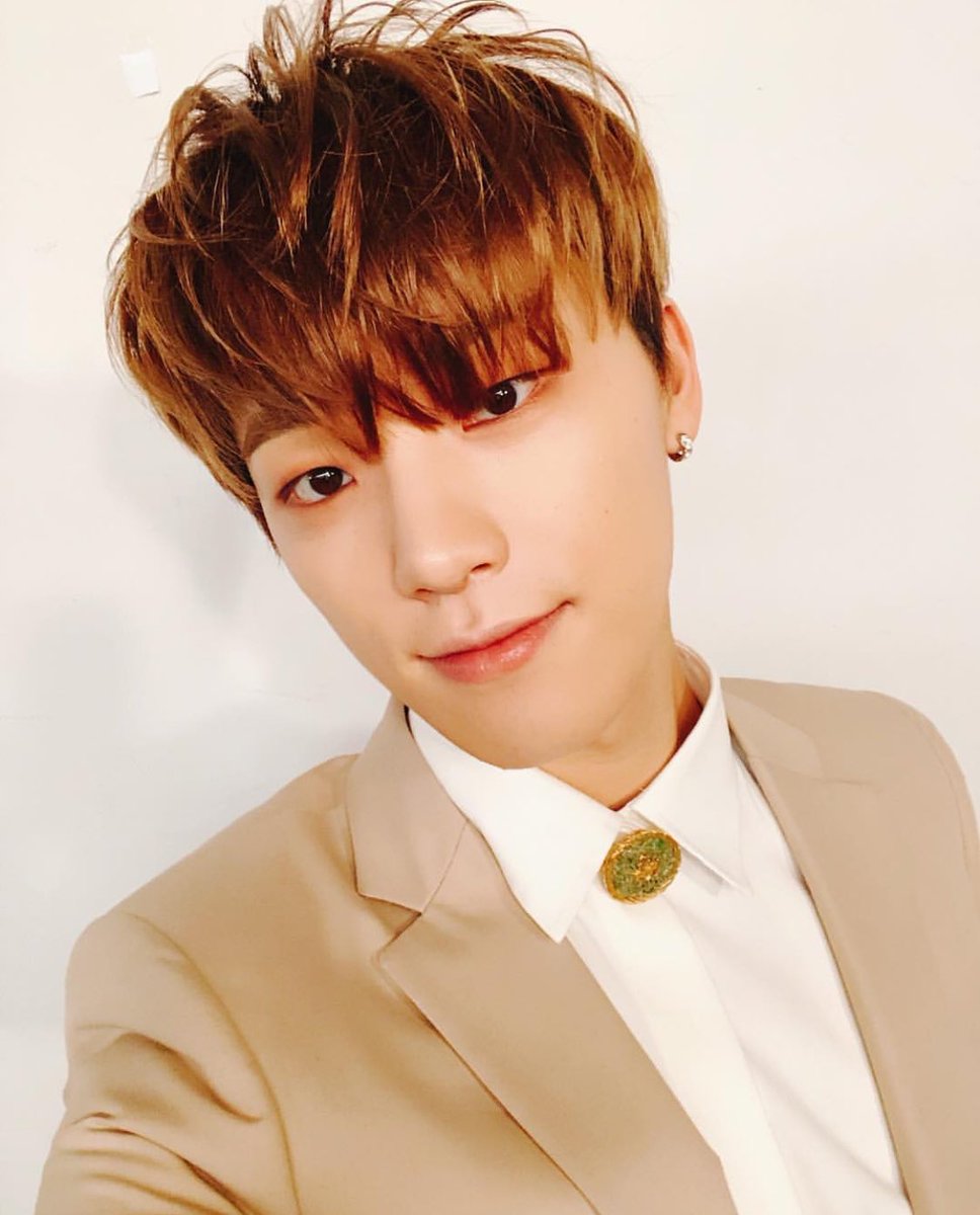 ✩彡 entry 015/365 @pledis_17 — ahhh! minghao and chan posted today! they’re both so cute and omg im so excited for boo’s day tomorrow! i have a lot prepared so moots better be ready for an active roshy tomorrow despite having quizzes and all hint: song cover oops