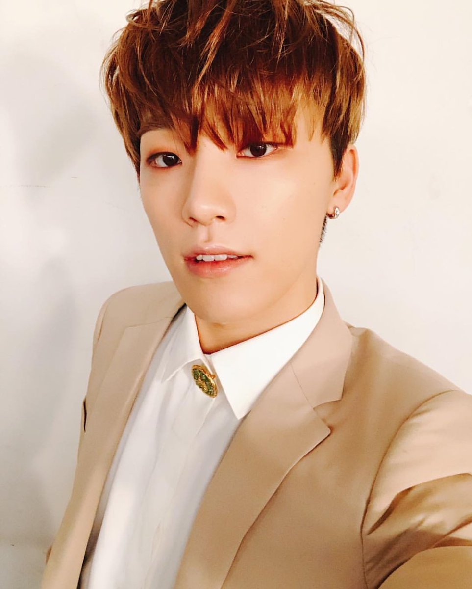 ✩彡 entry 015/365 @pledis_17 — ahhh! minghao and chan posted today! they’re both so cute and omg im so excited for boo’s day tomorrow! i have a lot prepared so moots better be ready for an active roshy tomorrow despite having quizzes and all hint: song cover oops