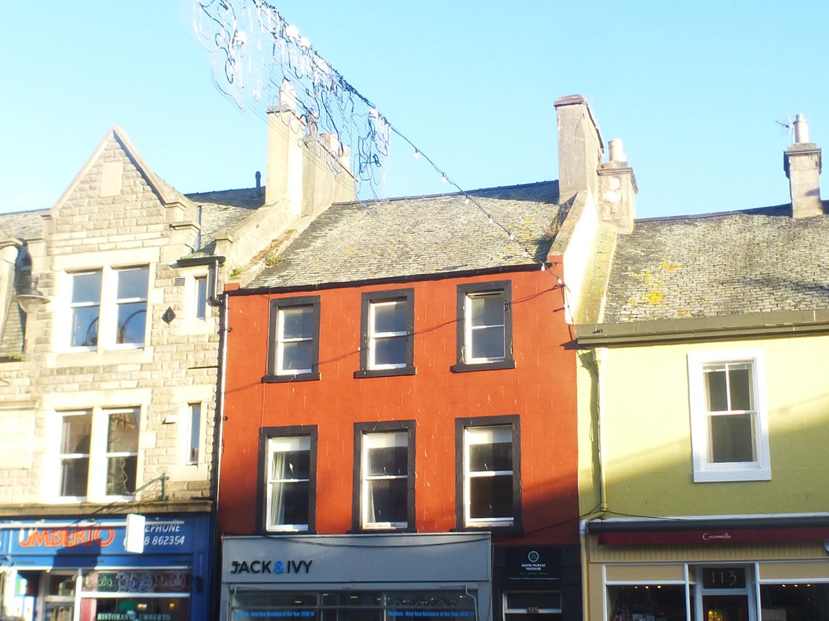 CruzProperty's tweet image. TO LET - 115A High St, Dunbar £575pcm 
A large spacious part furnished  two bedroom apartment situated on the first floor with central location on Dunbar's main High Street.  @LothianLoop #Propertytolet #Cruz #Propertymanagement #Dunbar