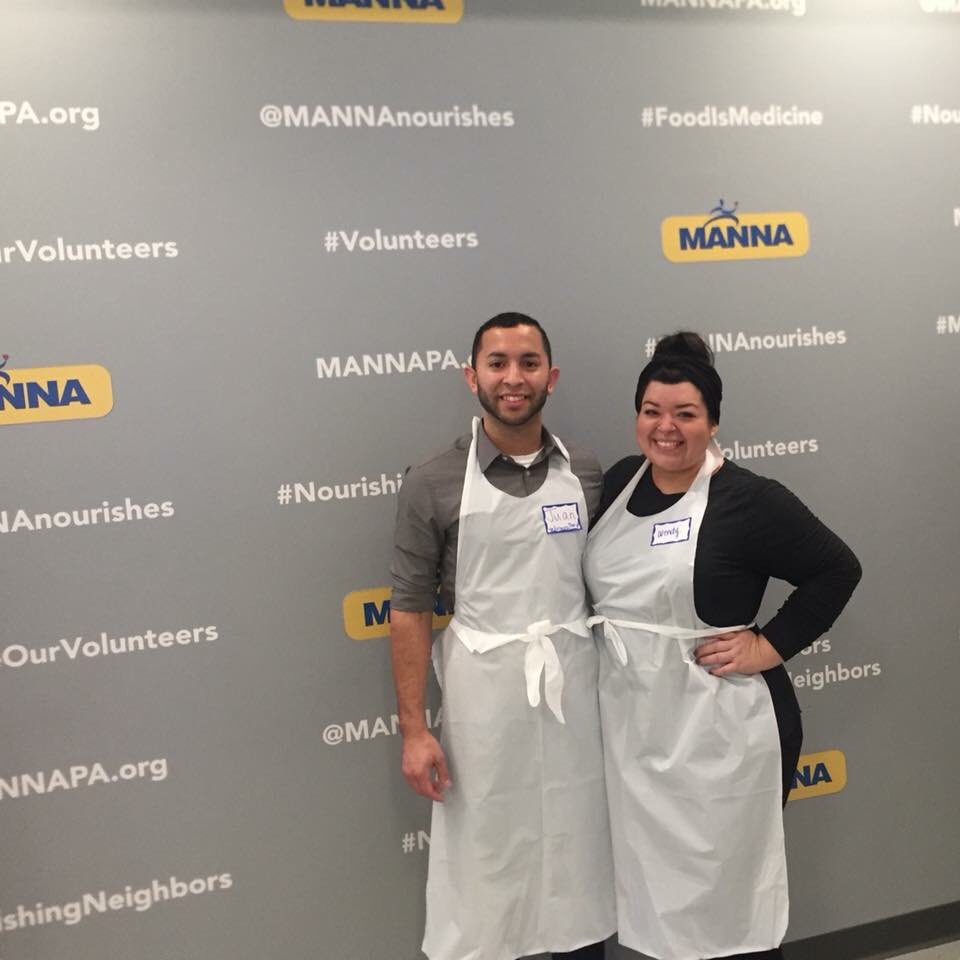 DVLF's tweet photo. Our ED spent yesterday morning volunteering at MANNA with members of the @PhilaGMC - MANNA provides medically tailored meals and nutrition education to help empower people with various health conditions to improve their health and quality of life.
#givingback #LGBTQPhilanthropy https://t.co/vPIgen2ny0