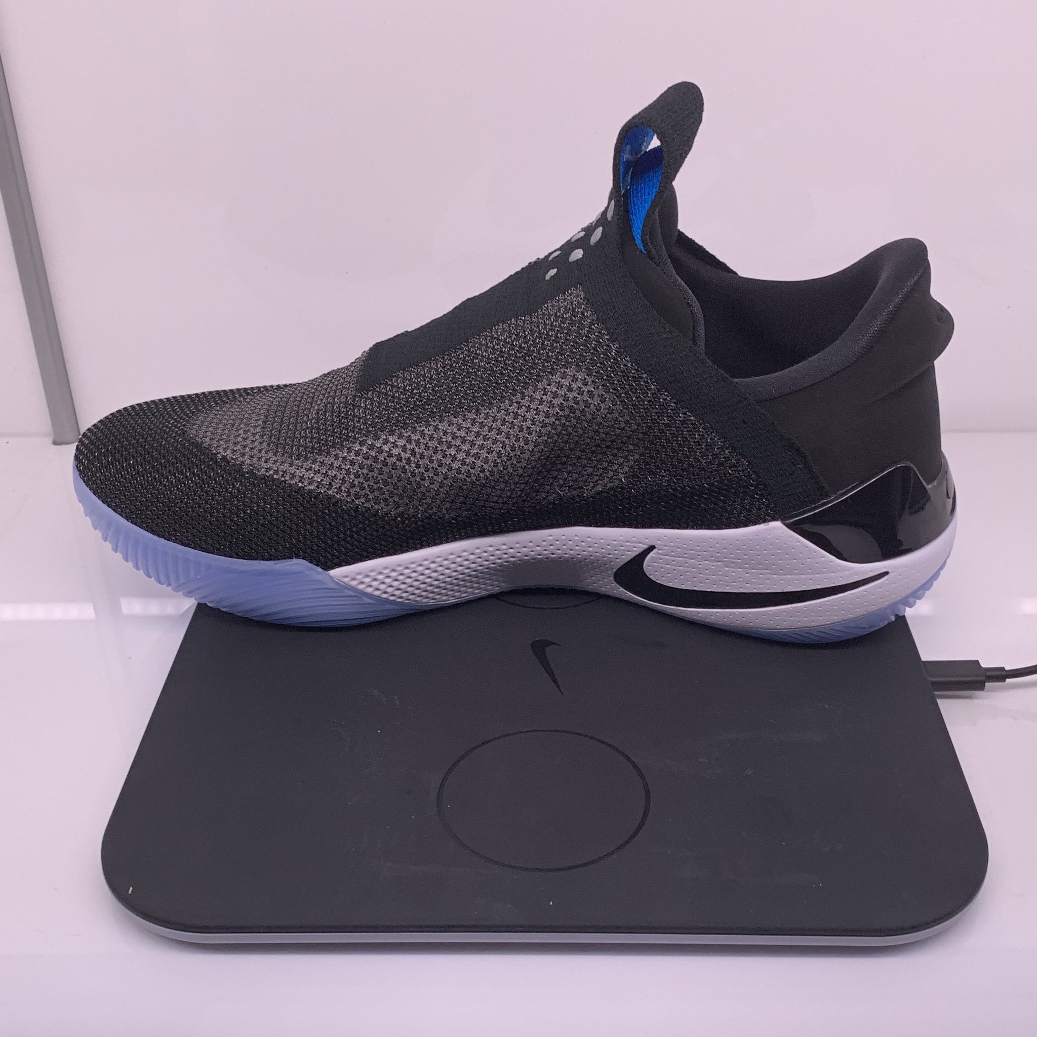 nike shoe charger