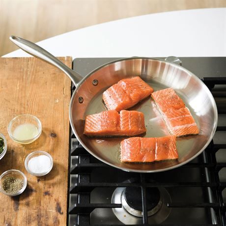 1919Cookware's tweet image. Christopher Kimball by 1919 Cookware is our first ever 5-PLY stainless steel line. Frying chicken, browning hamburger, and sautéing vegetables all become easier when you use the Christopher Kimball 12-inch Skillet. buff.ly/2CVCaA8