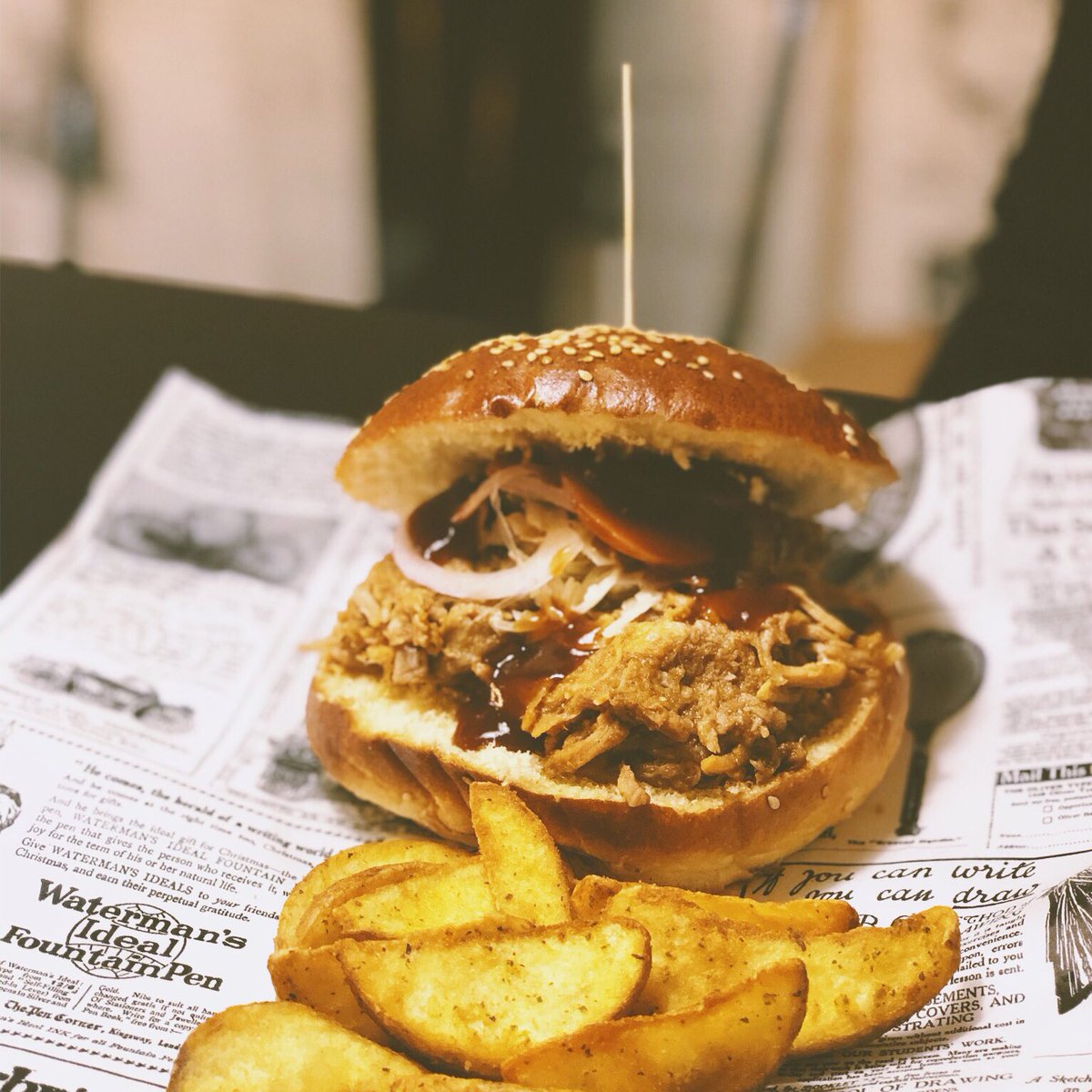 🔥¿Quieres reservar?
👉 C/ Fígols, 34 (BCN-Les Corts) 
 📞 637024217
👉 C/ Mestre Candi, 1-3 Hospi 
  📞 661866608

#Barcelona #LHospitalet #GastroBurger 🔥