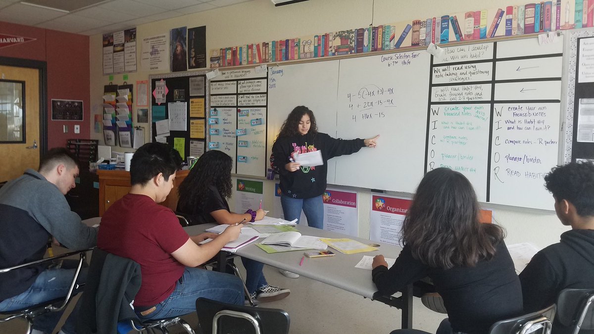 AVID_SMHS's tweet image. Student presenters taking charge!  We are always in awe of their willingness to roll up their sleeves.  @SMCISD_AVID @sanmarcoshigh1 @AVID4College #ThisIsAVID #ownyourlearning