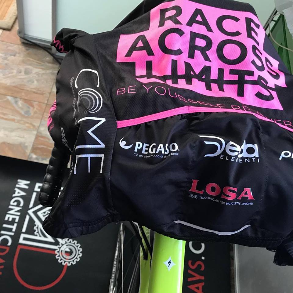 MDMagneticDays's tweet photo. Anche per il 2019 #MagneticDays supporta la causa solidale del progetto #RaceAcrossLimits che prevede due appuntamenti, uno in Europa e l'altro in Italia. E c'è anche una PROMO imperdibile per tutti coloro che pedaleranno una o più tappe! ⤵️ 

https://t.co/qxs82TkdHO 

#15gennaio https://t.co/5MBuEpq8Bt