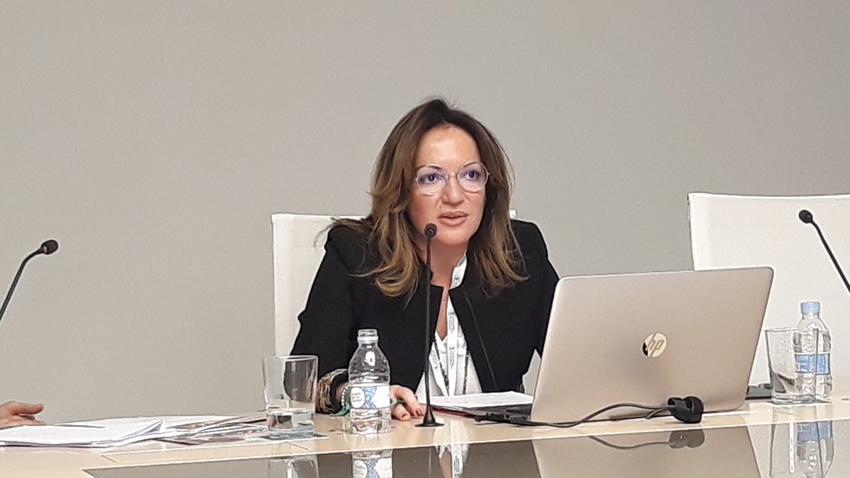 Mafuensanta's tweet photo. Excelente jornada de la red de responsables de comunicación @Portalfarma Agradecida consideren mi trabajo en @cofmurcia caso de éxito.
Ejercemos para Red de Farmacias Española,22000 establecimientos sanitarios que llevan medicamento allí donde se necesita.Un honor #RedComFarma https://t.co/fpqLcDTsdM
