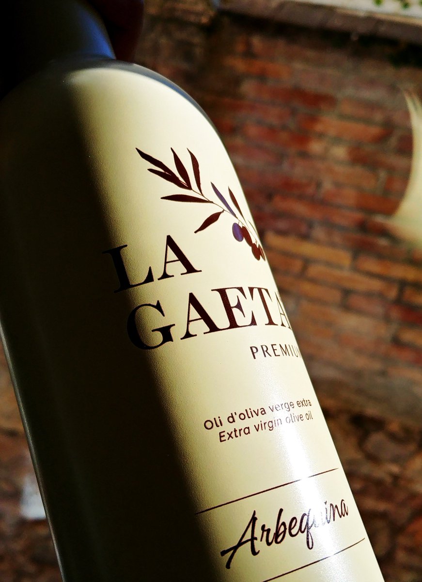 StudioGlassSL's tweet photo. Nueva imagen de La Gaeta, aceite AOVE premium catalán de les Terres de l'Ebre, diseñado por Studio Glass 😙
#lagaeta #terresdelebre #packaging #design #diseño #AOVE #screenprinting #serigrafia https://t.co/CSKwy4a0IV