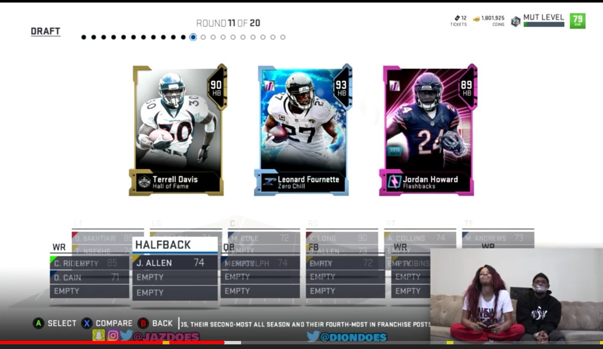TJGoose1's tweet photo. @DionDoes at least when it got here it was all HB last time I remember @JazDoes a Fullback was in the mix and she was like, " But their Halfbacks....... And he's a FULLback..... I don't want no Half I want FULL! I got this Dion🙅" 😂 #G1GB #GOTDang #TeamJuiceMutWars @JuustJuiice https://t.co/8UMMjaCUAK