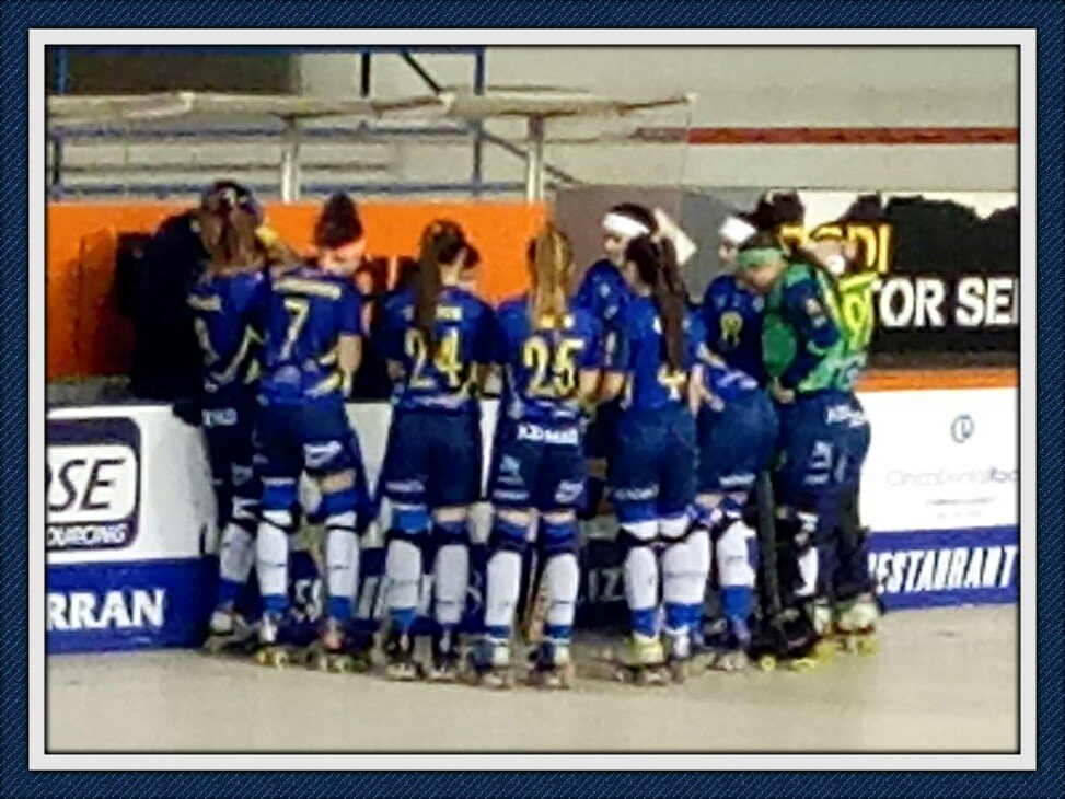 xocdestics's tweet photo. 🏑Avui 18h, no et perdis “Xoc d'estics” de @_radioterra, el programa de l'hoquei patins dels Països Catalans. #OKlligaM, #OKlligaF , #Okplata, #OKNCat, Copa d'Europa Fem, Lliga Aut.Val.
I a la secció “O Rei Palau” us presentarem una @EspartanasCPA 🏑🏑🏑 https://t.co/7UlkIiCflW