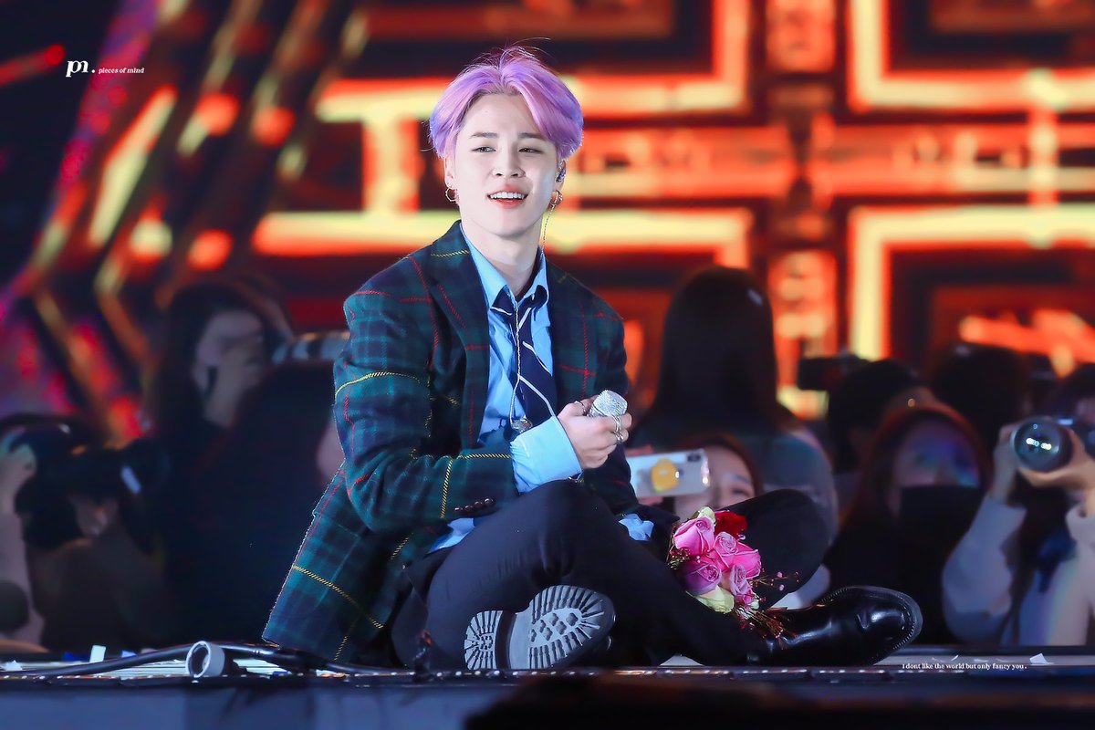 Jimin BTS saat menghadiri 28th Seoul Music Awards 2019.