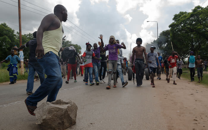 ewnupdates's tweet photo. [LISTEN] 'Situation in Zim getting worse &amp; govt doesn't care' #ZimbabweShutdown https://t.co/GSZ9MElYSF https://t.co/WtdWe4giTS