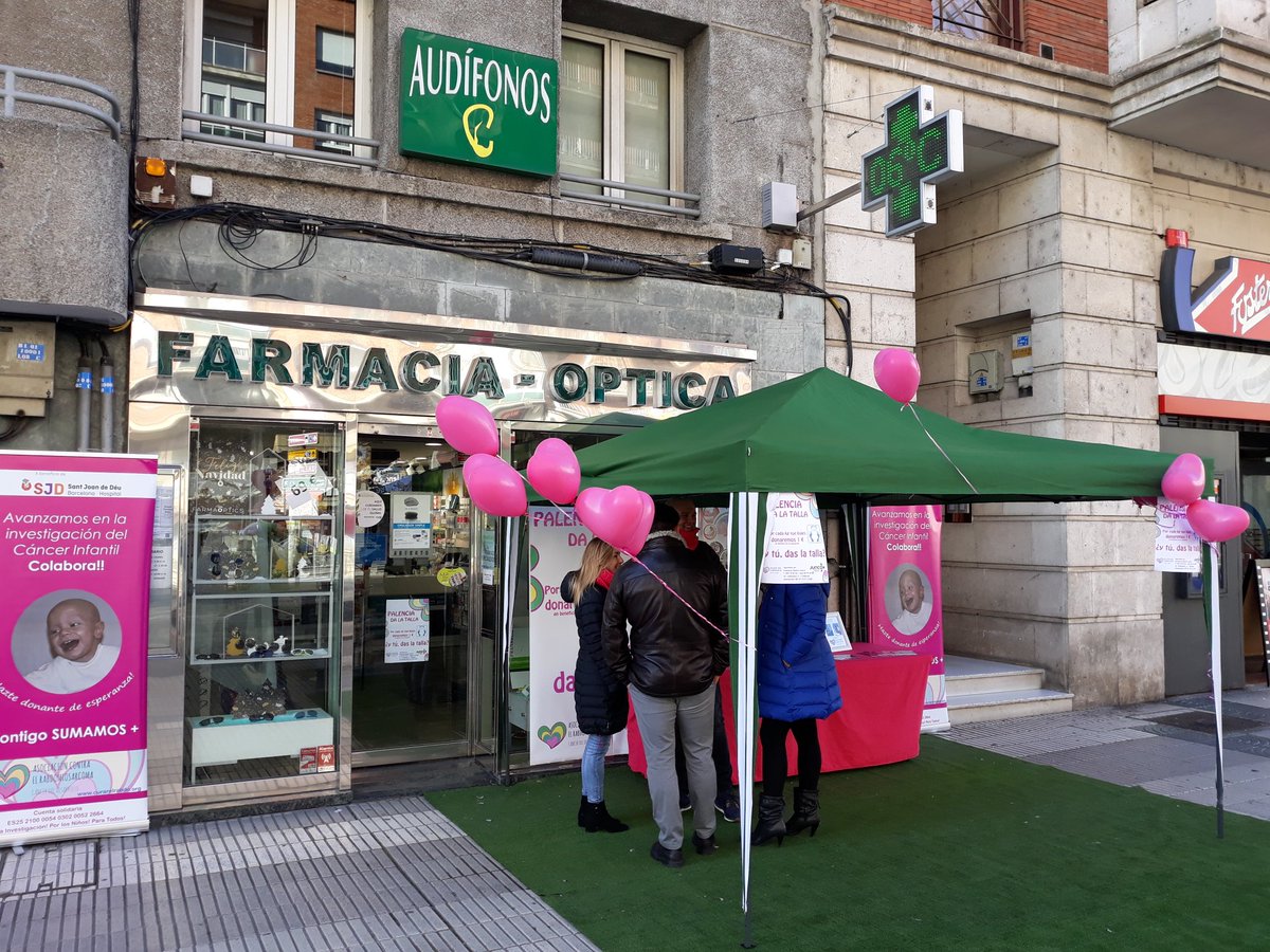 RodrigoLlarena's tweet photo. Preciosa la iniciativa que se está desarrollando en una de nuestras @AlphegaFarmacia de #Palencia #FarmaciaJunco . Un reto que conjuga salud y solidaridad (cada Kg. perdido la farmacia donará 1€ a la #AsociacionContraElRabdomiosarcoma #Rabdo #CurarElRabdo ) https://t.co/2nMfeQKd3U
