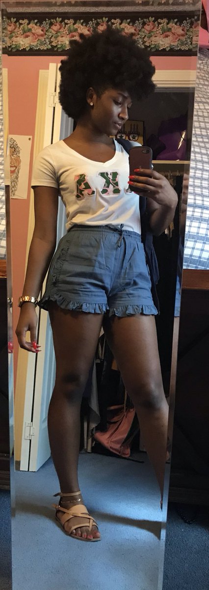 BLashay95's tweet image. Goodmorning and Happy Founders Day to my Fabulous Sorors of Alpha Kappa Alpha Sorority Inc.💕💚💅🏾
#AKAFoundersDay 
#mothersday 
#111YearsOfService