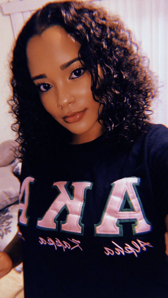 __JBlack's tweet image. Happy Founders Day to all my Sorors!!! 💖💚 #111yearsofService #SkeeWee