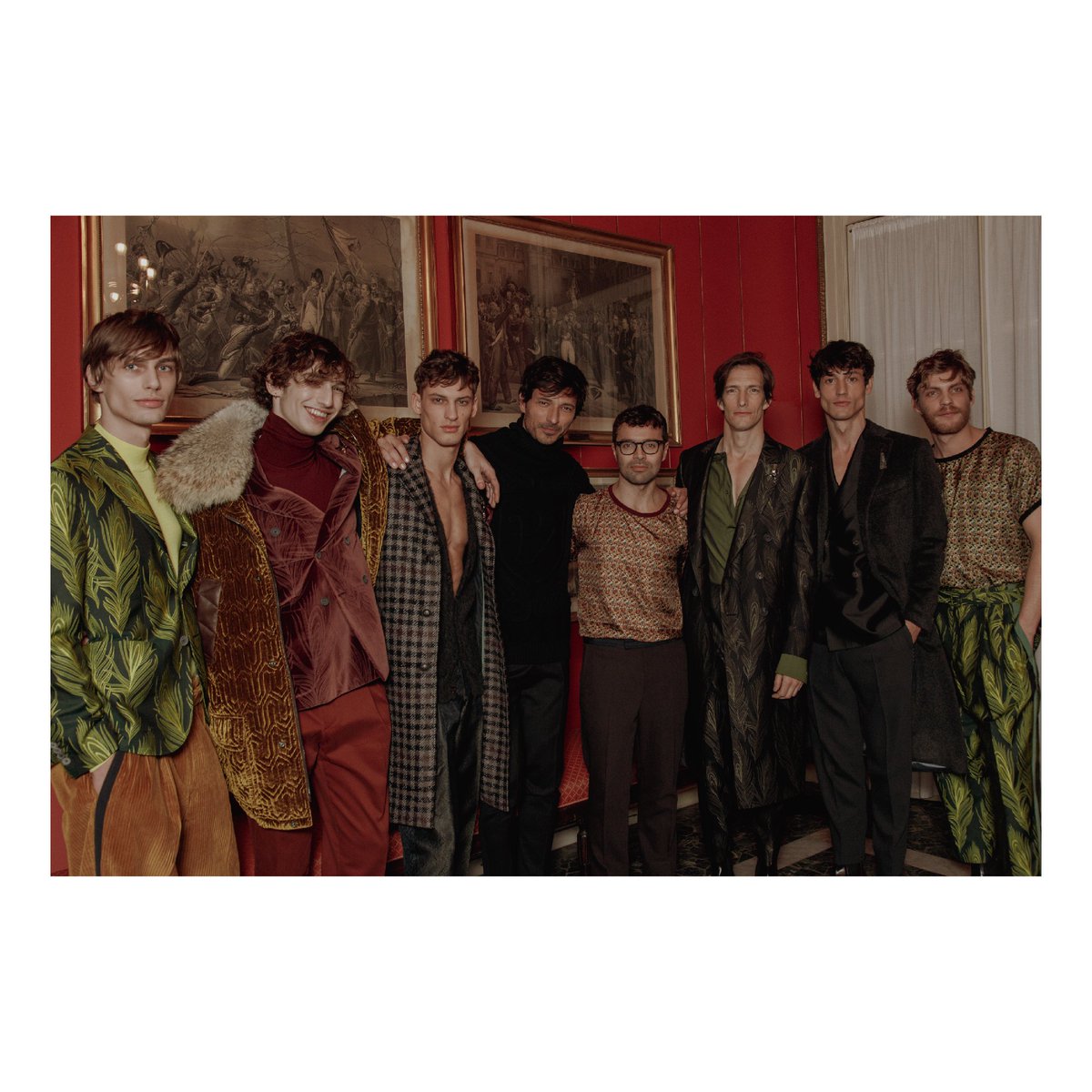 Divergent forces that strengthen a converging identity. Backstage of the Winter 2019 Show with #RoccoIannone and his cast of characters. @roccorules Photo by: alessandrolofaro.archive 
#PalZileri #PZenergie #FW19 #mfw #BTS