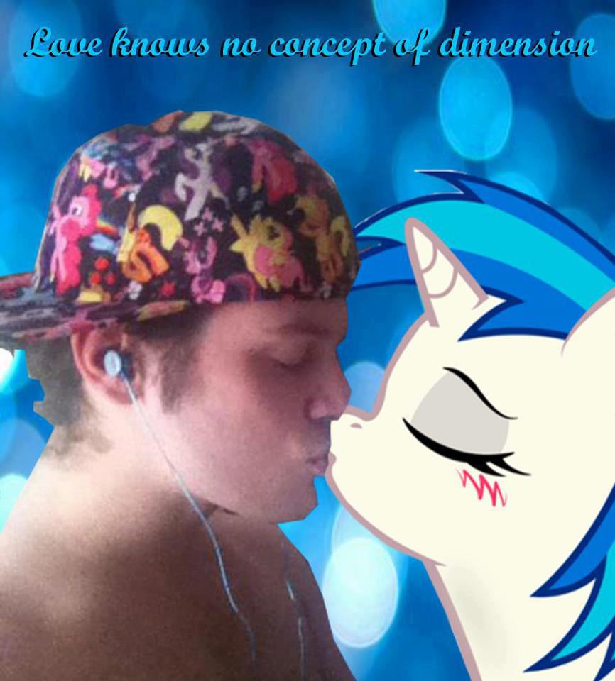 TheCrusader22's tweet photo. "love knows no concep of dimenson"
#sharethelove #brony #love #bronylove #hatersgoingtohate #eternallove https://t.co/GTYnayj9Fg