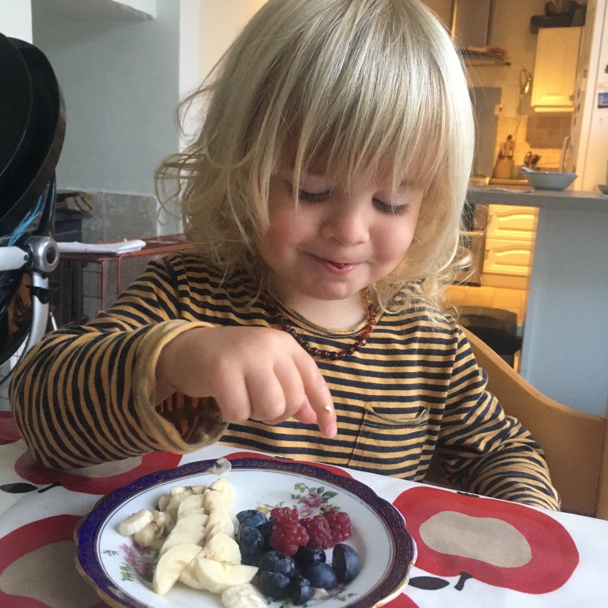 SleepFairyDee's tweet photo. Happy January Happy #Healthy Eating! Check our latest blog to help put a stop to unhealthy snacking! https://t.co/V3ysF5QQxw #sleepcoach #parentadvisor #parentrescue #childexpert #supernanny #parentingskills #toddlertaming #parentingcoach https://t.co/qfkjrGjduR