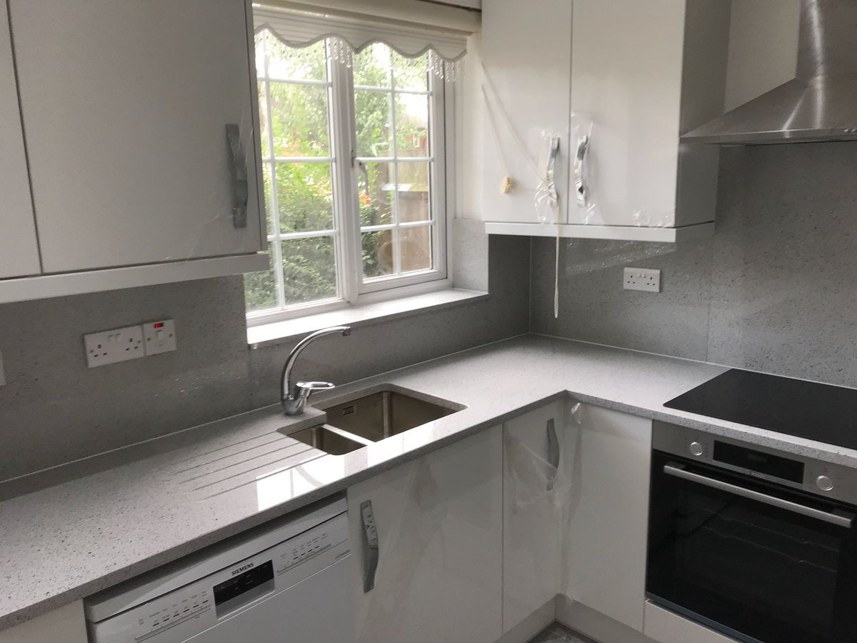 OffcutsLtd's tweet photo. January Blues? Why not add some sparkle to your kitchen?😍 Contact us via email - info@offcuts.ltd or call us - 01992 911 324 #Marble #granite #quartz #homeimprovements #interiordesign #newyear #januaryblues #worktops https://t.co/vB8Lv8adPj