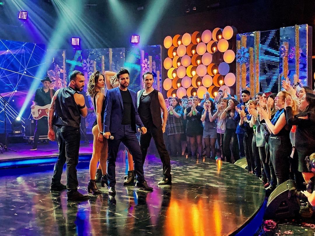 AgoneyUpdates's tweet photo. 📷| @salguero_tv ha compartido esta publicación:
“‘Quizás’ he estado con @agoney. El cantante canario no se quiso perder el cotillón #directosal2019 de @aragontv. (Y no voy a decir lo simpático, agradable y majo que es porque ya lo sabéis). https://t.co/fBhYT1kBbn