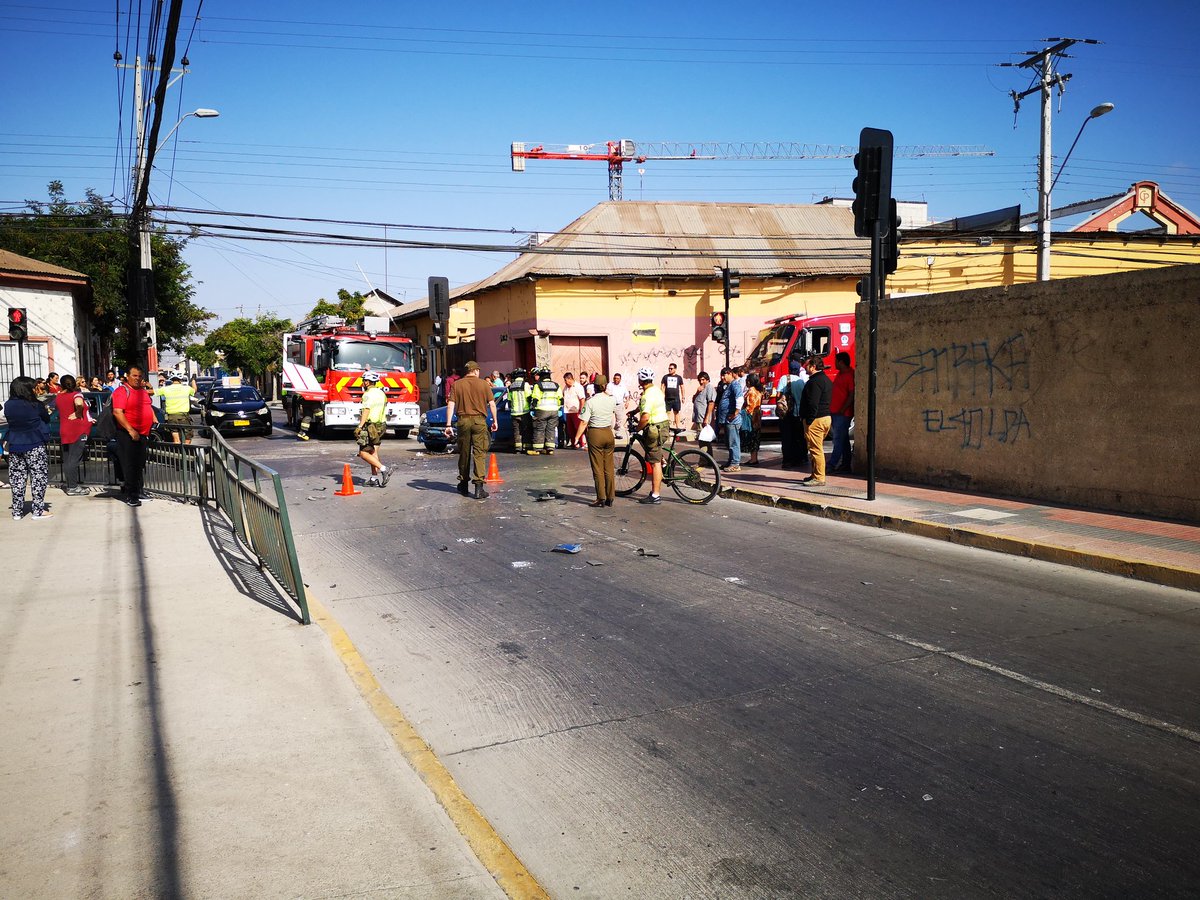 CB_LaSerena's tweet photo. ABC de la Emergencia trabaja en Accidente Vehicular, Colón con Rengifo, 17:49 hrs. https://t.co/aqWaNFvJ7L