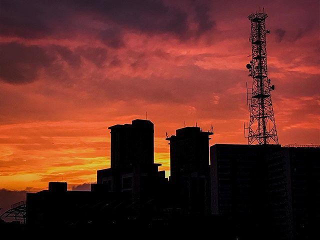 byvitormendes's tweet photo. Fim de tarde em SP... vc indo e o céu tentando me consolar... ♥️
#shotoniphone #iphone7 #byvitormendes #omelhorclick #thursdaypic #fotodequinta 
#sp #saopaulo #saopaulocity #spcity #cidadedagaroa #paulistaneando #paulistanear #sp4you #clickpaulistano 
#s… https://t.co/lrLkeC6jBL https://t.co/QJxHvgsHqH