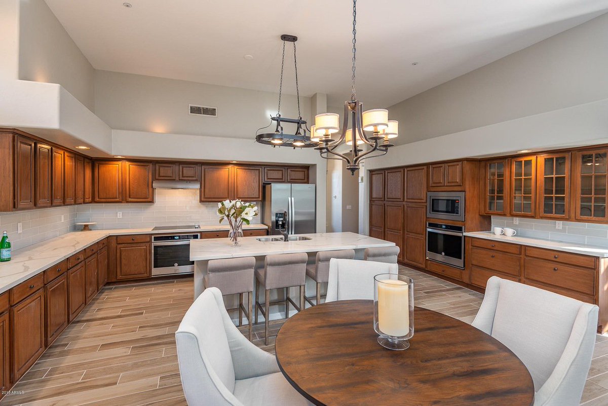 PacCapBrokers's tweet photo. 13059 E Poinsettia Dr. #Scottsdale Az.- 
Complete #Remodel! A #NewHome with #New everything!
-4 bed/ 2.5 bath w/ 3-car garage
-A diving #pool &amp; Built-In-BBQ..+ #MORE!
Sitting @ the base of the #McDowellMountainPreserve #MayoClinic
There is literally something 4 every1-
#ForSale https://t.co/4HLAQA76Ol