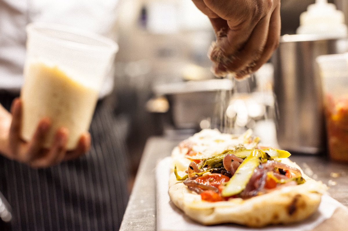 Did you know we offer #happyhour everyday from 4-7pm? Perfect way to grab a snack or a drink 🍷 #landmarc #dinecolumbuscircle