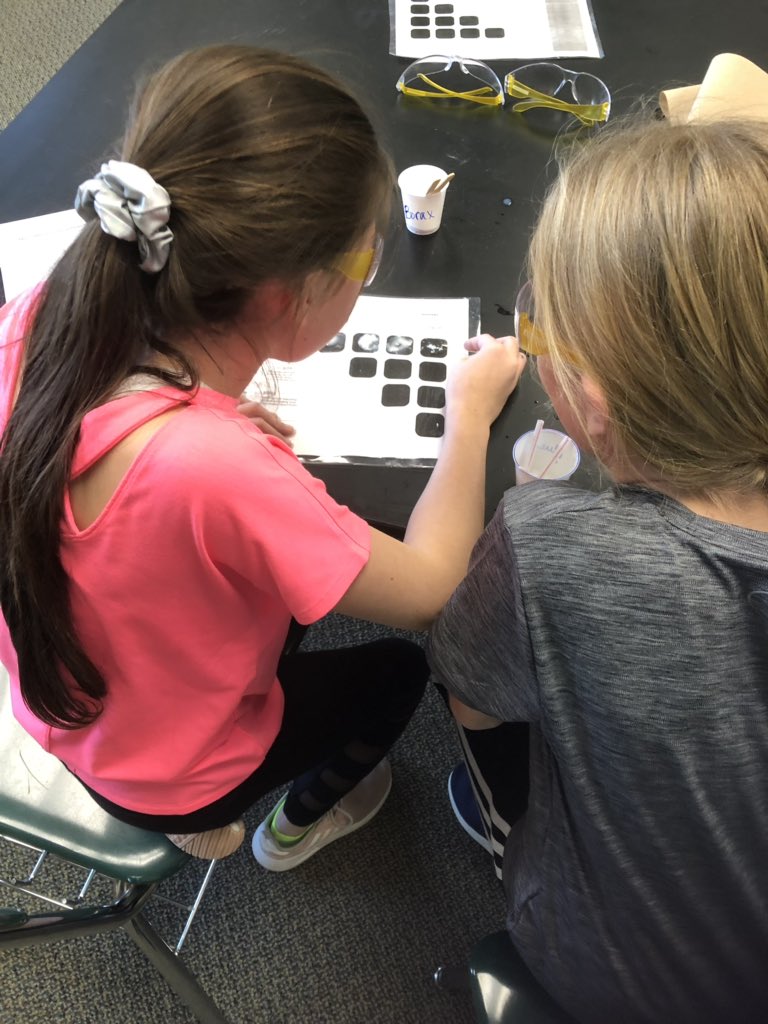 AnneUberti's tweet photo. STEM in action-hands on and total engagement! #reedintermediate https://t.co/uZc8Fz4yRh