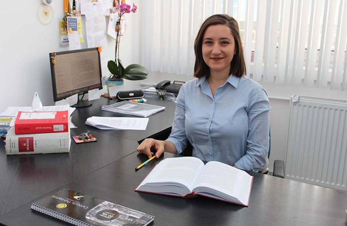 BirGun_Gazetesi's tweet photo. #CerenDamar'ı öldüren Hasan İsmail Hikmet'in ifadesinden: "Geçmem için kopya çekmem gerekiyordu"
https://t.co/qxNFRikwNf https://t.co/RzIdTY7yi3