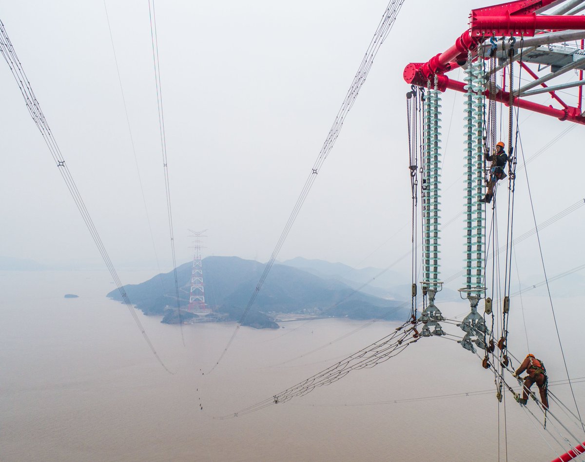 опора лэп богатырь владимир. опора лэп 380 метров китай. опора лэп 380 метров китай. самая высокая опора лэп в китае. опора лэп 380 метров китай.