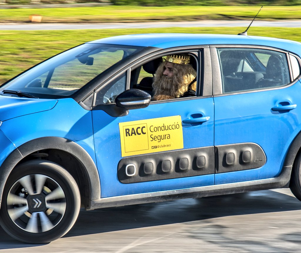 Los Reyes Magos quieren estar preparados para la helada noche d sábado! Me hicieron regalo anticipado q no cabe en #miarmario y q quiero compartir con vosotros: Curso de conducción segura del <a href="/ClubRACC/">RACC Mobility Club</a> . Reuit 🔄 y 🍀!!#valelapena #regalazo #seguridad  Sorteo día 5!