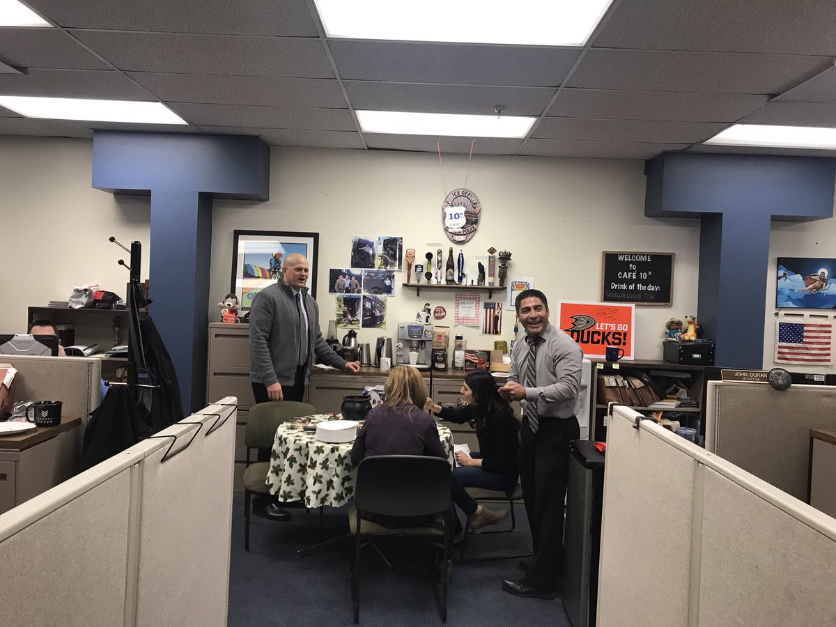 AnaheimPD's tweet photo. Another year gone. The only way to bring in the new year right is with the APD Homicide Detail annual waffle day. A great way to build camaraderie and celebrate great work. Even @BTBadgeNews stopped by today. #waffles #APDHomicide #JDROCKS #TenPercentCafe https://t.co/PmmPUNmRzc