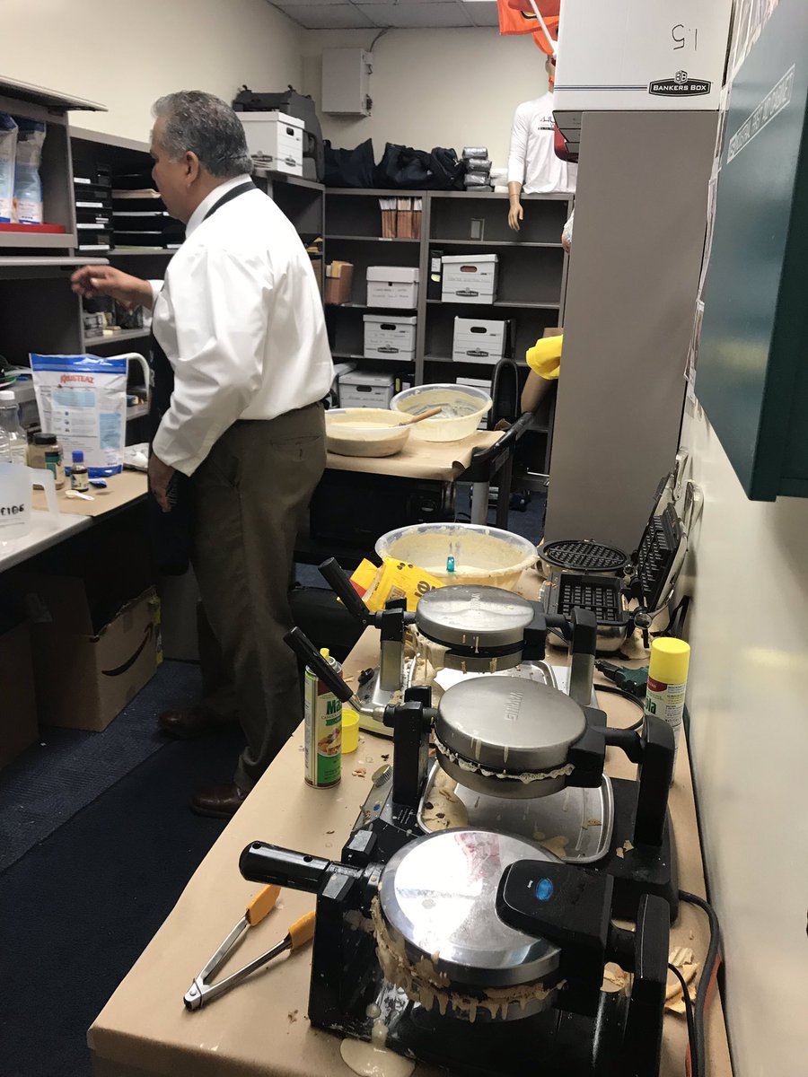 AnaheimPD's tweet photo. Another year gone. The only way to bring in the new year right is with the APD Homicide Detail annual waffle day. A great way to build camaraderie and celebrate great work. Even @BTBadgeNews stopped by today. #waffles #APDHomicide #JDROCKS #TenPercentCafe https://t.co/PmmPUNmRzc