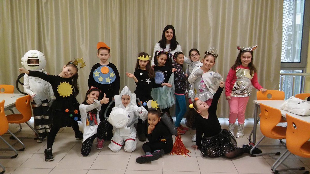 ozlucedogaelt's tweet photo. Bursa Özlüce Doğa Koleji 2nd grade Event Day  🥰💕
We asked and answered the Riddles and said the  Tongue Twisters ❓❔🤪🤗
 We completed the mission  💪👊 @BrcKprl @BanuGeylani @aslihancelik13 @KevsGunesMetin @ece_hamret @DuyguYamanD https://t.co/HullNem7AW