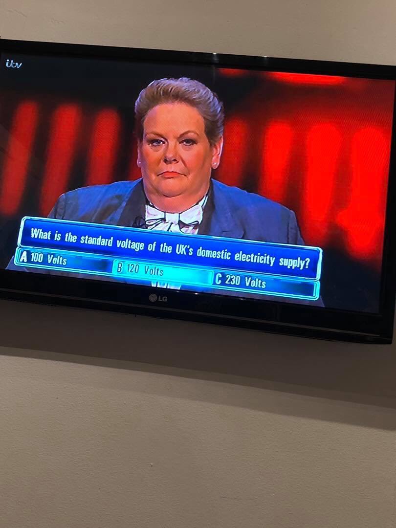 brad_electrical's tweet photo. Ohhh Anne π€¦ββοΈ Come on ! Too much time in the jungle #voltdrop #getmeoutofhere https://t.co/mwzhMWBNV7