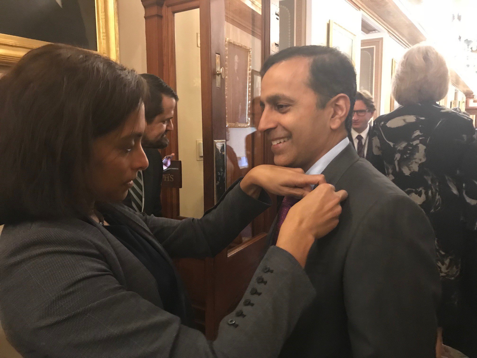 Congressman Raja Krishnamoorthi on Twitter: "Had the whole family join me  for the ride to the Capitol this morning and then Priya presented me with  my new Member Pin. #116thCongress https://t.co/f0GmFRL30o" /